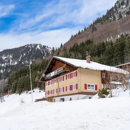 Gaestehaus Walch I * كلوسترل ام ارلبرغ